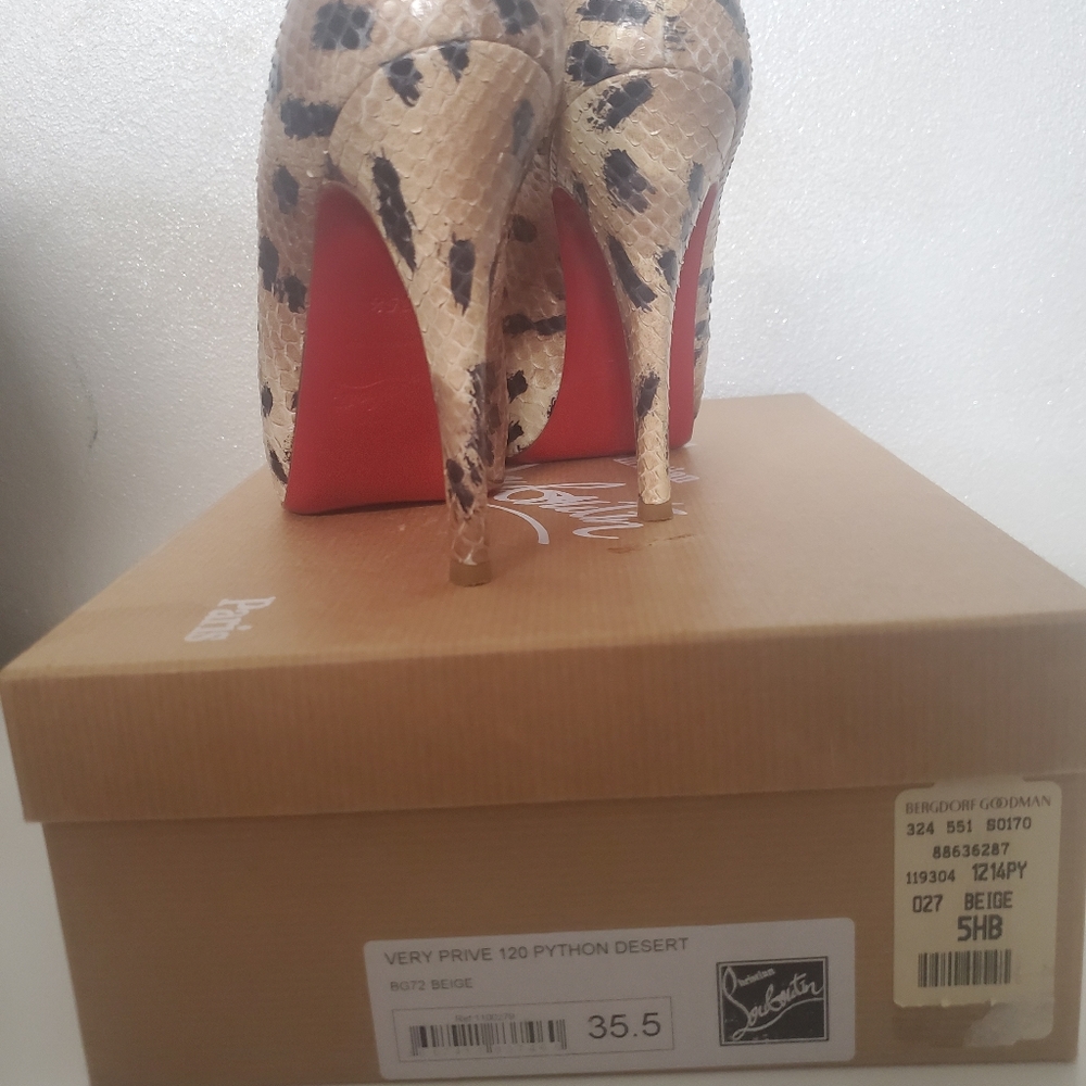 Beautiful Christian Louboutin Pumps - Picture 4 of 8